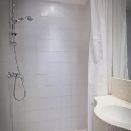 Szálloda Grand Des Balcons 2*